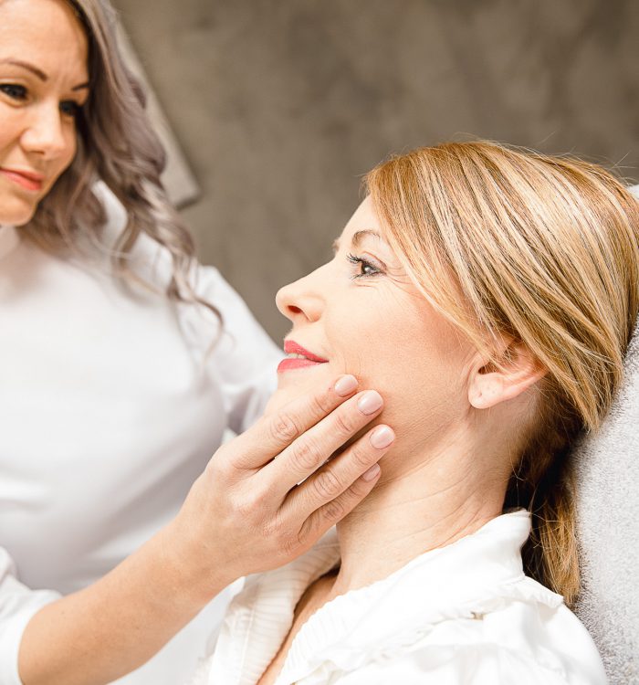 Acne bij volwassenen -The Peeling Clinic - looxs.nl